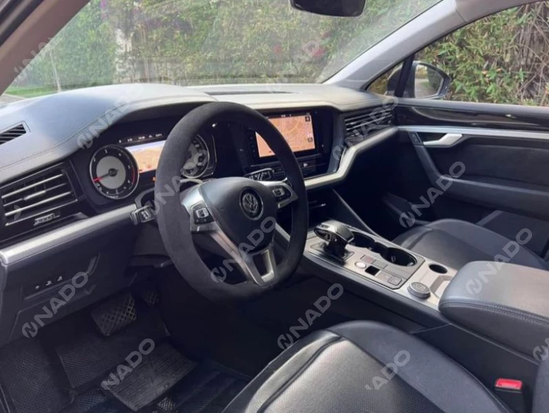 VOLKSWAGEN  TOUAREG - 2019 - 105000 km-00434-3