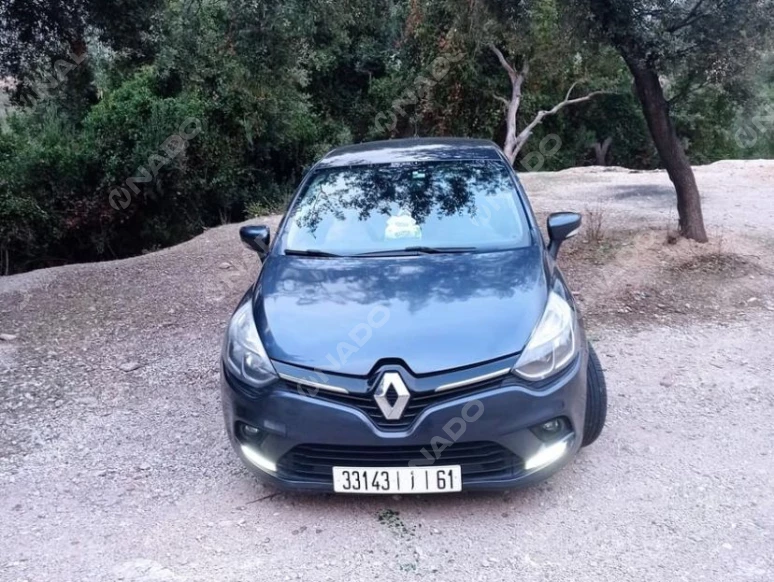 RENAULT
 CLIO
 - 2017 - 160000 km 00555