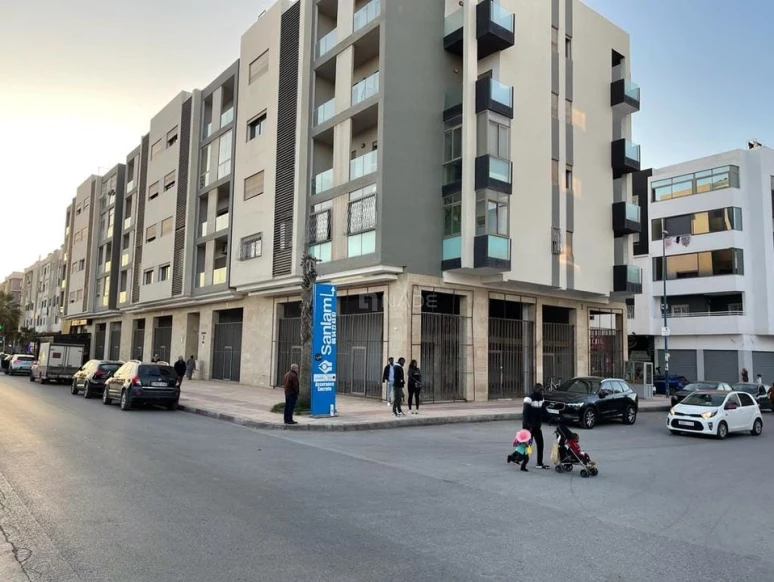 MAGASIN à louer à Bouskoura-01691-1