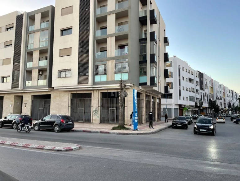 MAGASIN à louer à Bouskoura-01691-4